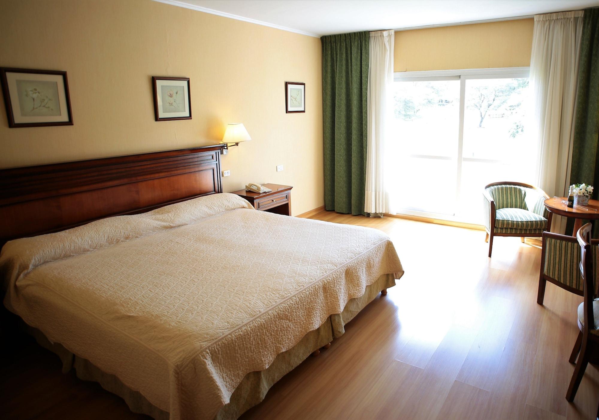 Howard Johnson Hotel & Spa Villa General Belgrano Exterior photo