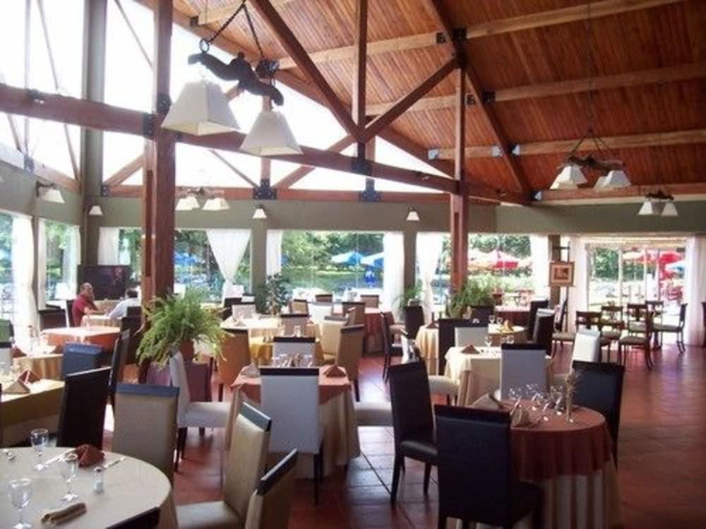 Howard Johnson Hotel & Spa Villa General Belgrano Exterior photo