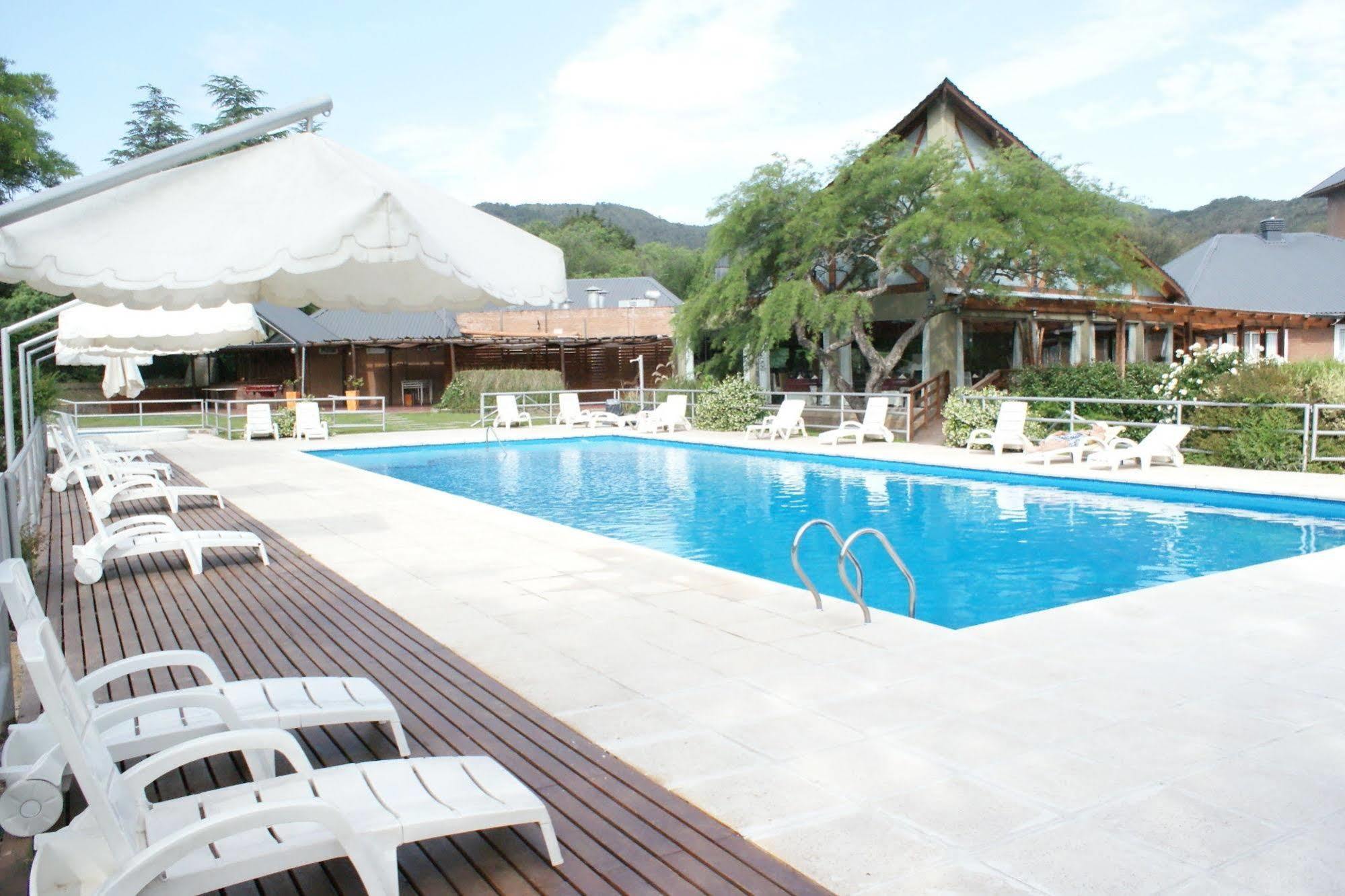 Howard Johnson Hotel & Spa Villa General Belgrano Exterior photo