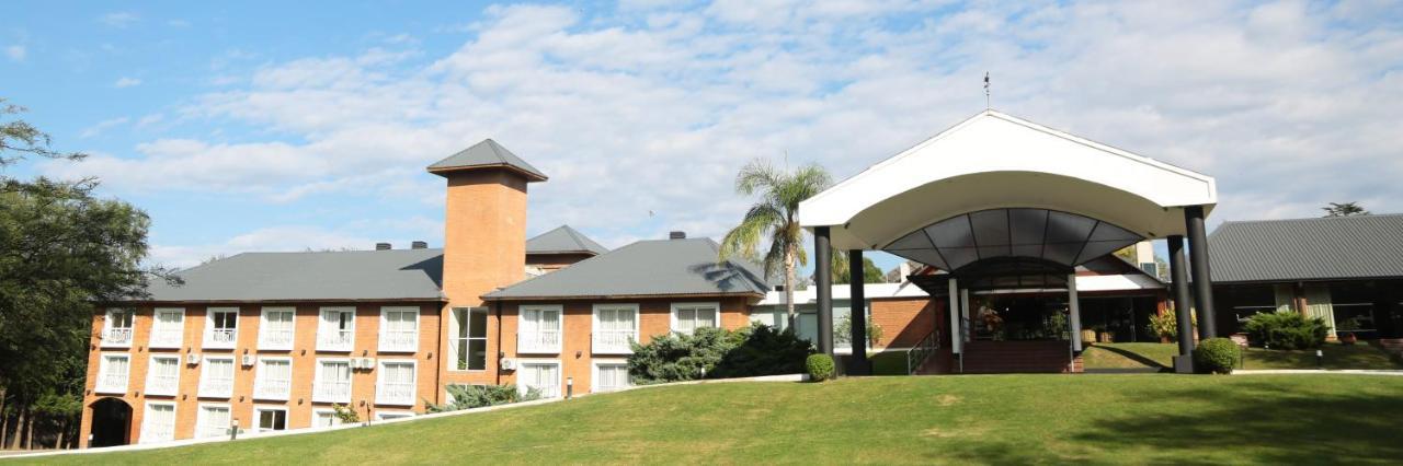 Howard Johnson Hotel & Spa Villa General Belgrano Exterior photo